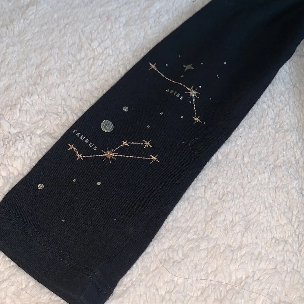GAP Kids Organic Cotton Zodiac Graphic T-Shirt Black Top 6/7 Small EUC